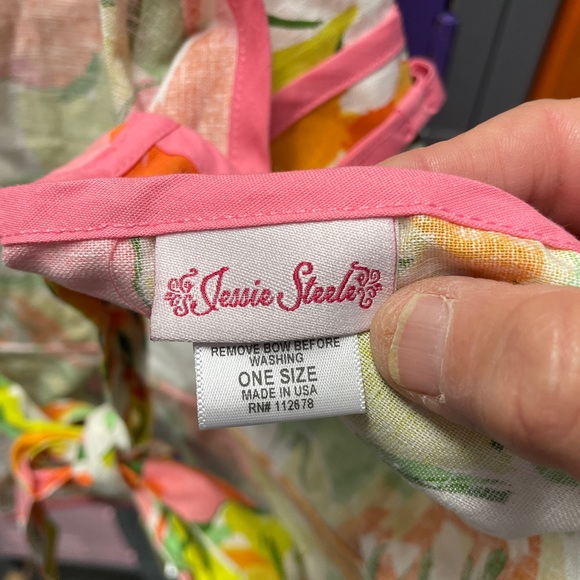 Jessie Floral Apron with Pockets, NWT - Picture 5 of 6